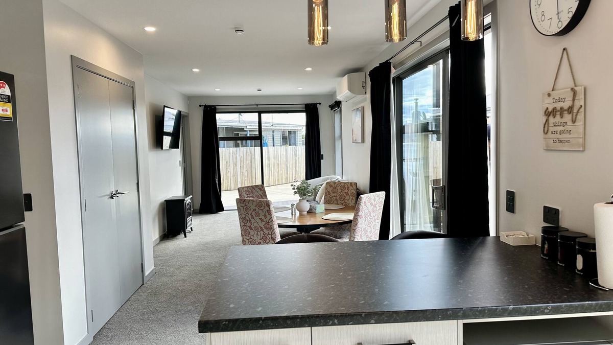 Taupo House | Sunnyside Getaway @Central Taupo. Brand new House!!