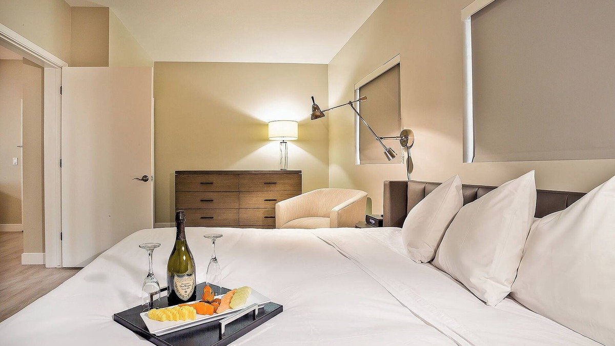 Sunnyvale West Hotel | Sunnyvale Stay | 865 W El Camino Real | 1 Unit