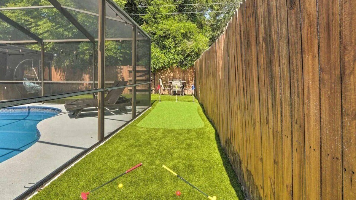 Safety Harbor House | SunRay Stay ~ Heated Pool, Putting Green, & Patio