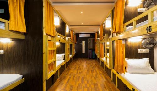 Juhu Hostel | Sunrise juhu hostel