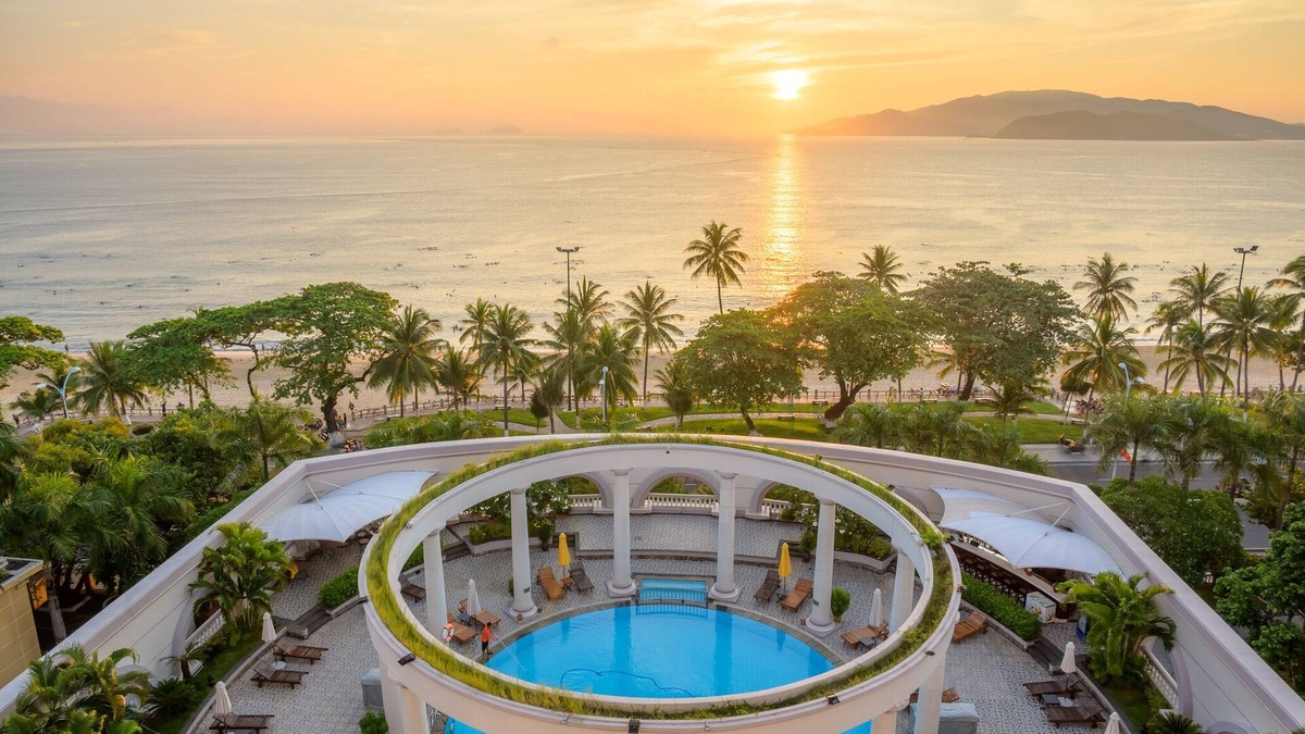 Tran Phu Beach Hotel | Sunrise Nha Trang Beach Hotel & Spa