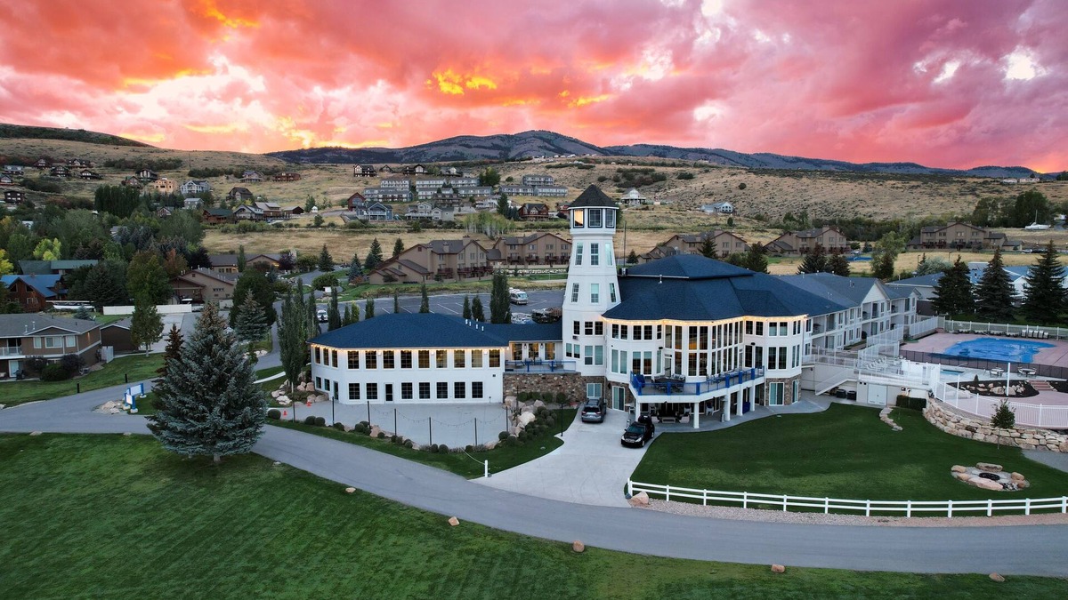 Harbor Village House | Sunrise Resort & Event Center | 19 Bedroom, 19-1/2 Bathrooms