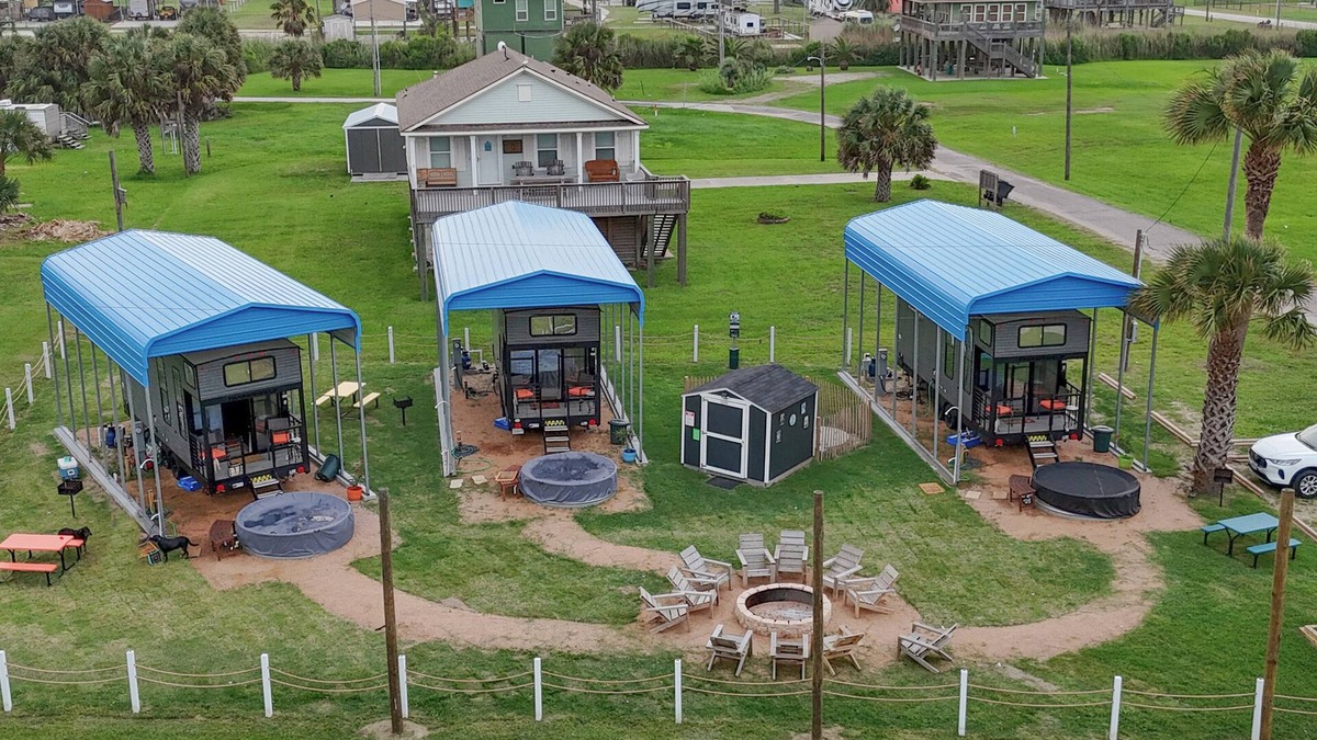 Crystal Beach House | Sunrise Sonata beach tiny home, Beach tiny home - Heated Pool!