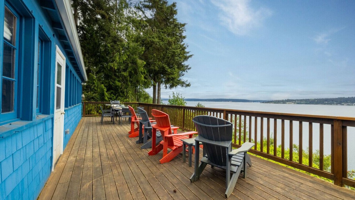 Greenbank Cabin | Sunrise View Waterfront Cabin