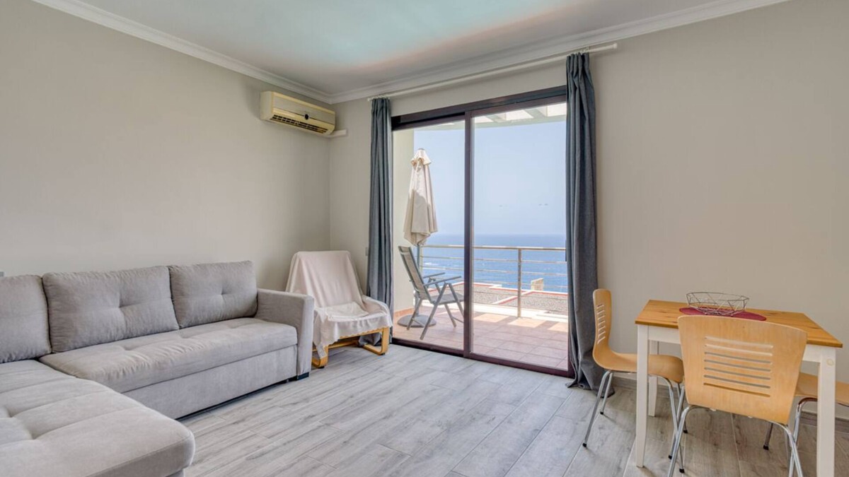 Patalavaca Apartment | SUNSET AND CALM IN THE ATLANTIC OCEAN