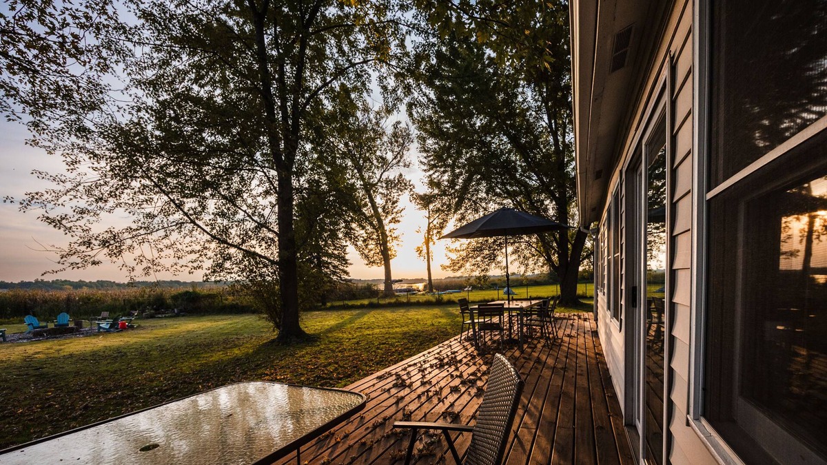 Wyoming Cabin | Sunset Bay - Experience Stunning Sunsets on Coon Lake - Charming 2 Bedroom House