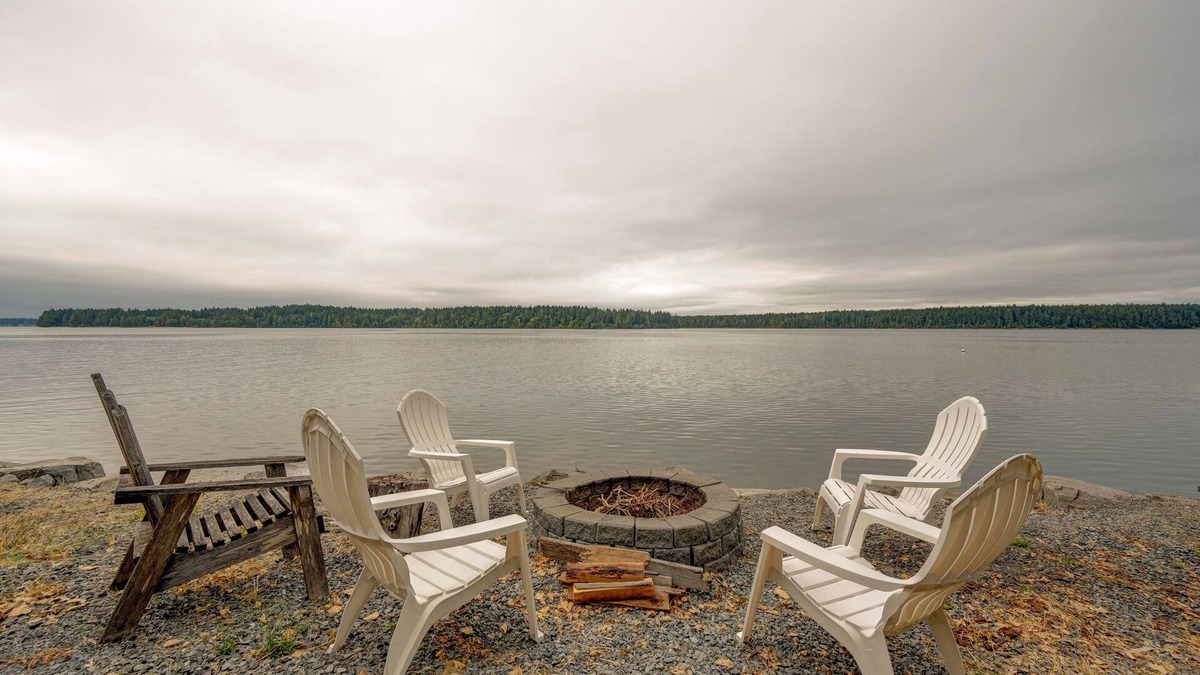 Olympia Cottage | Sunset Beach on Harstine Island