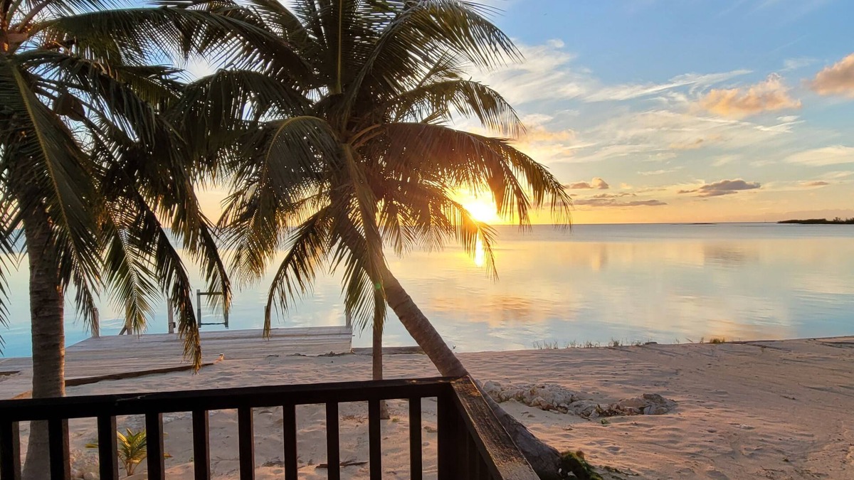 Salt Pond Cabin | Sunset Beach Room - Long Island Harbour Club