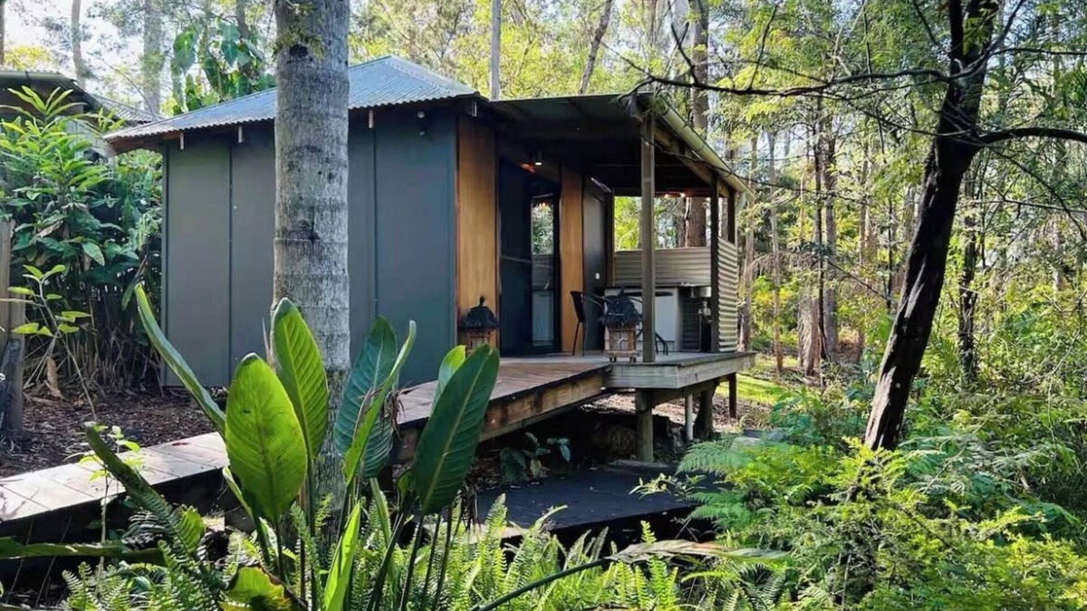 Doonan Cabin | Sunset Cabinn10 years and current SuperHost with Air BNB now available on VRBO.