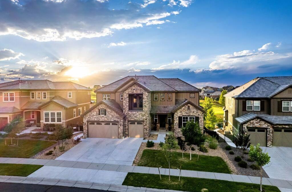 Aurora House | Sunset Casa Exquisite Modern Home + Golf Lake Views
