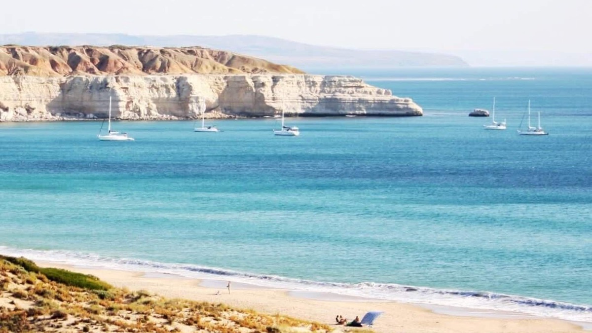 Maslin Beach House | SUNSET CLIFFS luxury stay at Maslin Beach