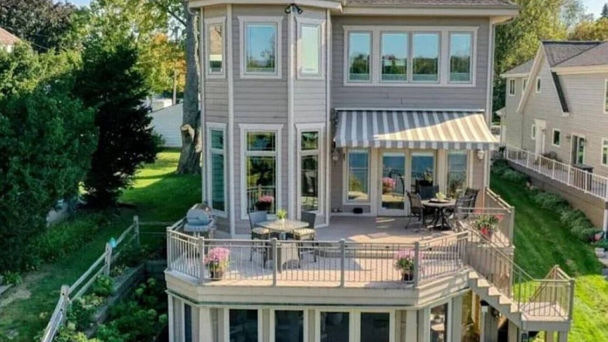 Okauchee House | Sunset Cove Lake Home: Spacious 4BR/4 BA & Hot Tub