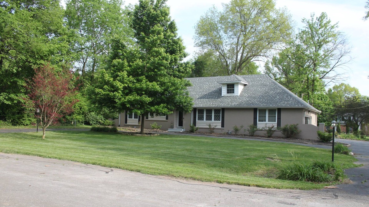 Southeast Springfield House | Sunset Getaway - Entire House Sleeps up to 12