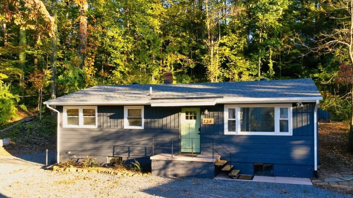 Fry's Spring House | Sunset Hill House, next to UVA!
