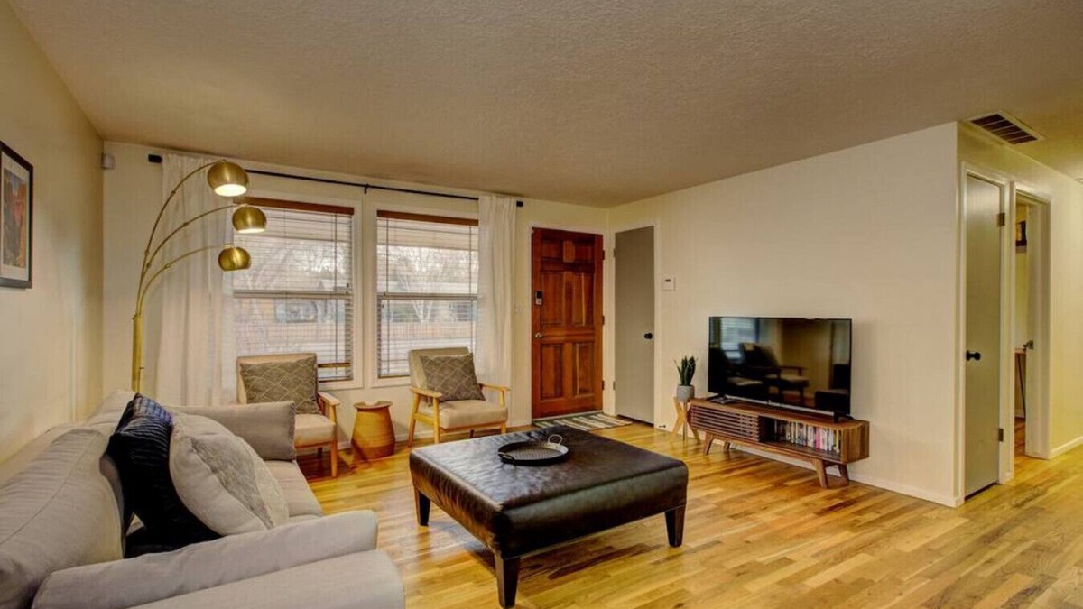 Sunset House | Sunset Home Pet Friendly Fenced Yard/Foothills