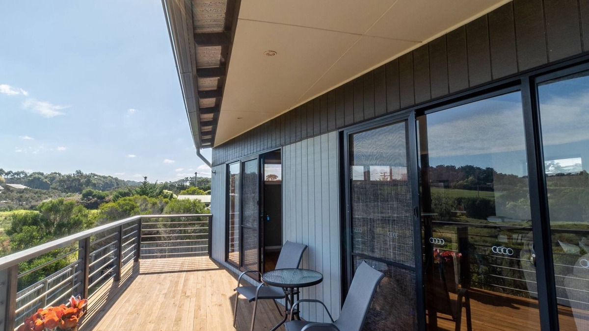 Sunset Strip House | Sunset Meadows in Sunset Strip