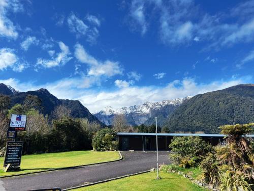 Fox Glacier Hotel | Sunset Motel