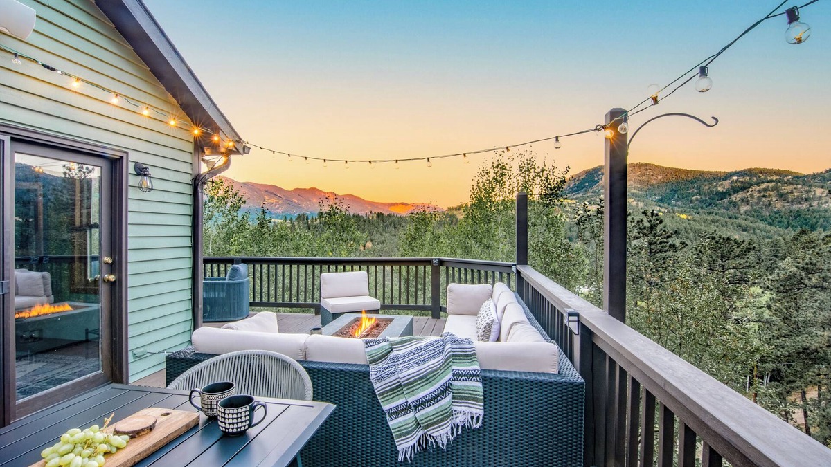 Bailey House | Sunset Mountain Views 5 min to Town on 3 Acres, Firepit, Grill, Fenced Yard