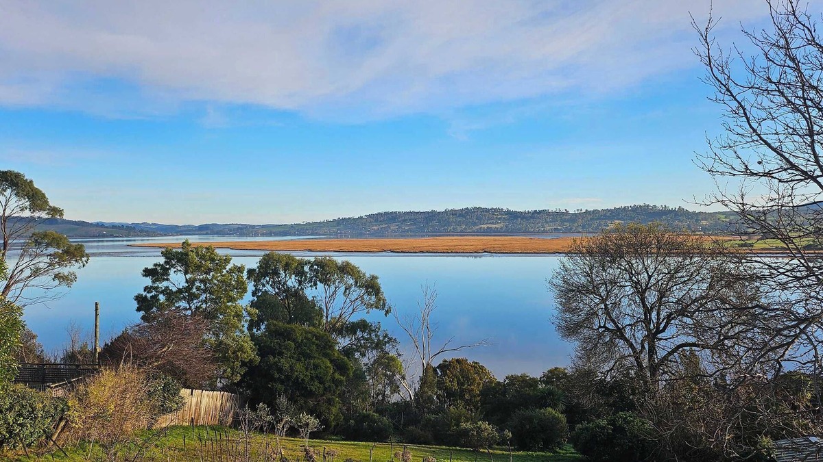 Legana House | Sunset on Tamar Summa