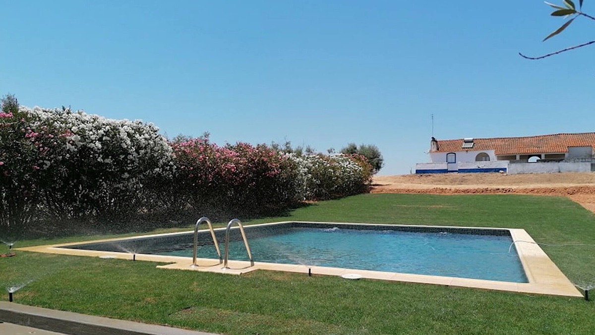 Sousel House | Sunset Red Villa, Wifi, Terrace, Swimming pool