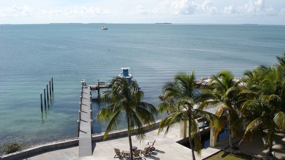Islamorada House | Sunset Reef - Bayside Gated Estate, Pool, Spa, Deep Water Dock, Kayaks & SUPs