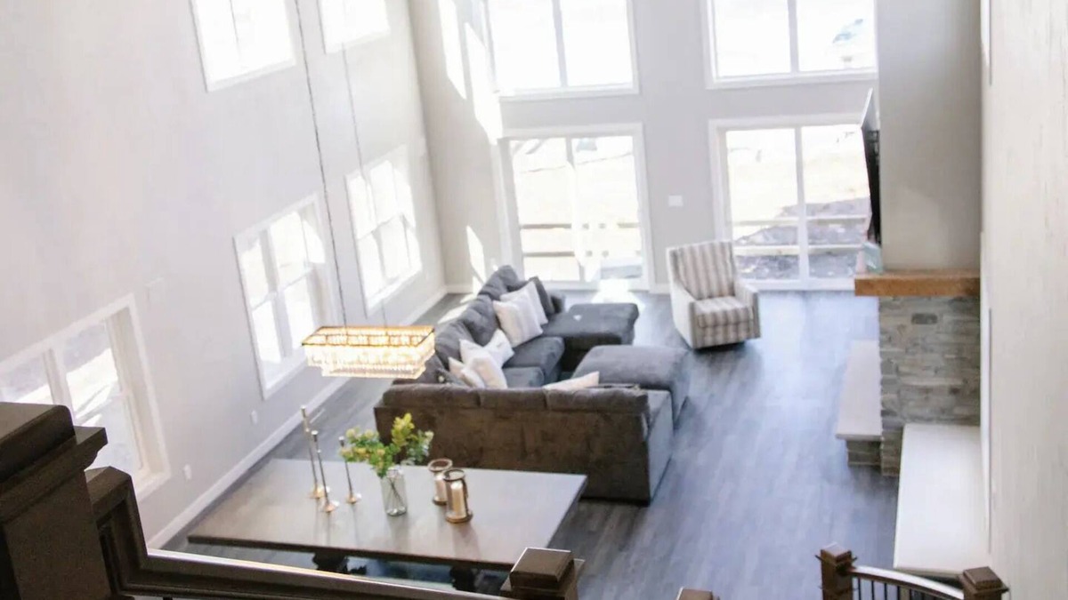 Butte Des Morts House | Sunset Retreat EAA home
