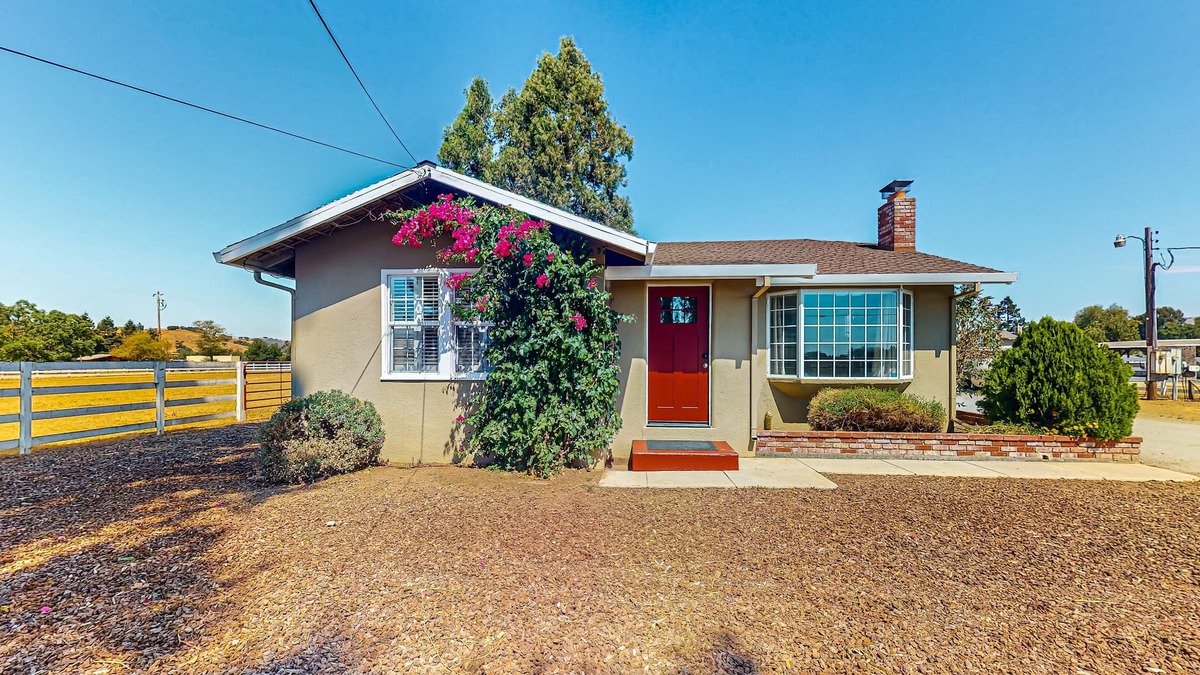 San Martin House | Sunset Ridge Ranch, Main House | four acre property near wineries, picnic area