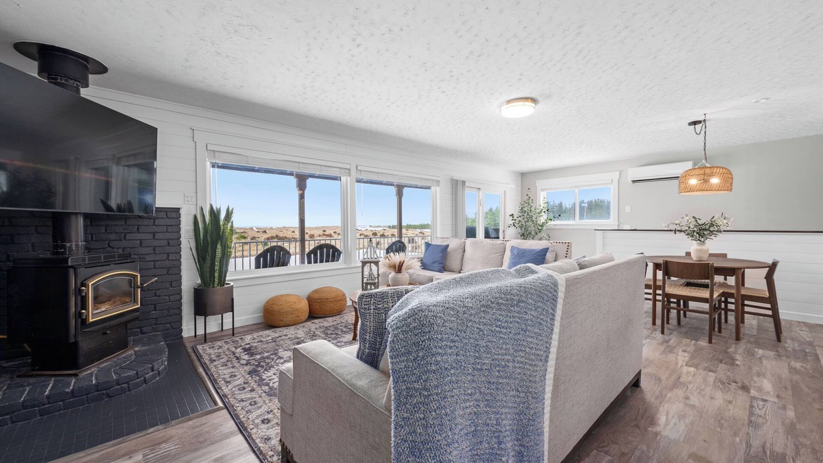 Ocean Park House | Sunset Shores - Ocean Front Family Retreat