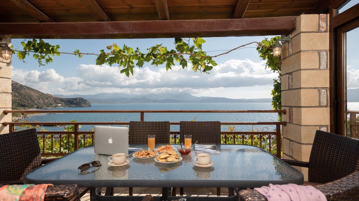 Kolymbari Villa | Sunset traditional house