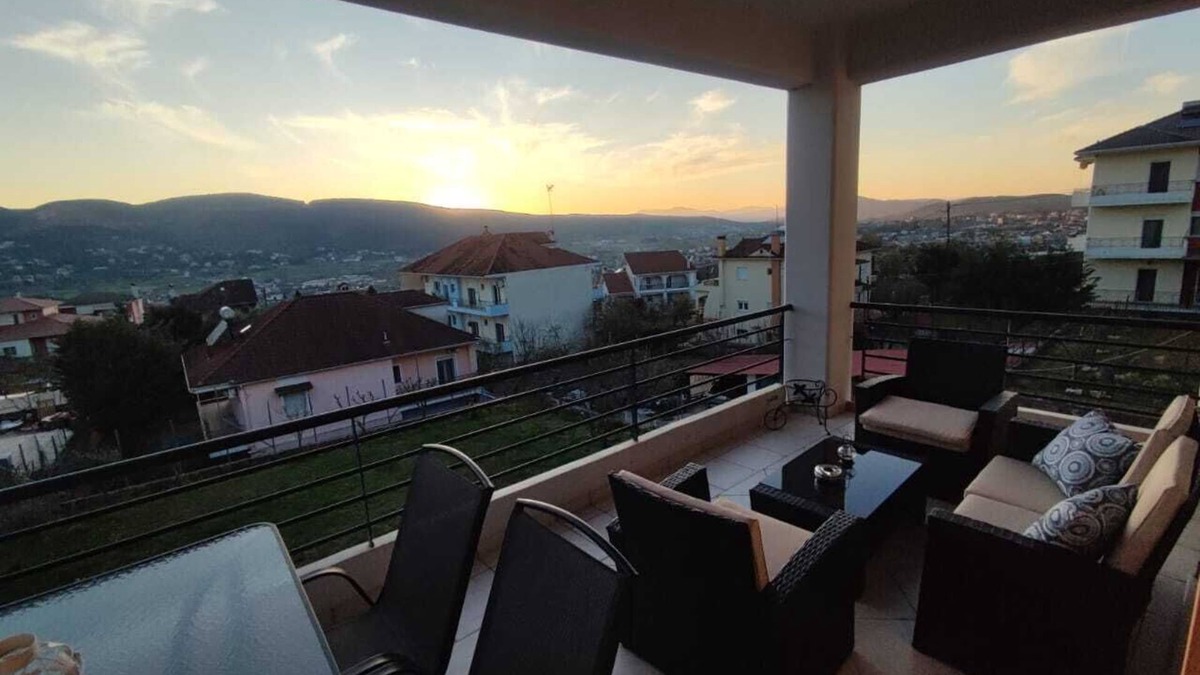 Ioannina Apartment | Sunset View