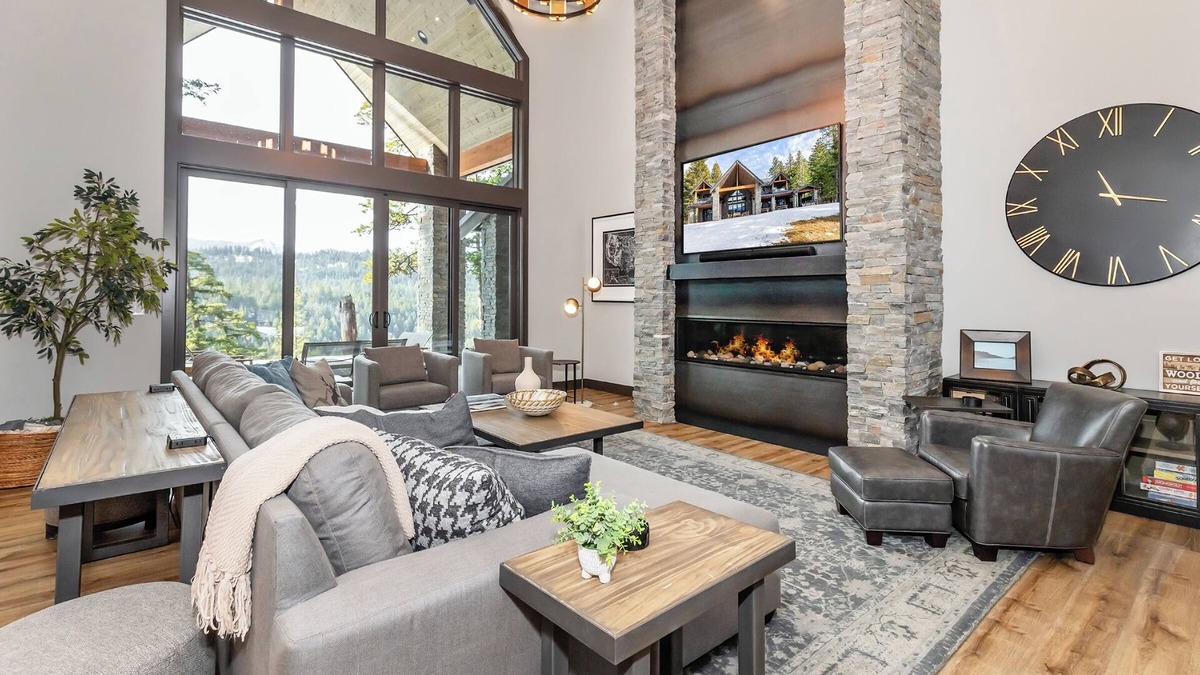 Cle Elum House | Sunset View Retreat: Theater & Hot Tub Suncadia