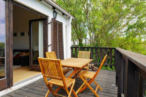 Breitenbrunn House | Sunset View Weekend house with lake view, balcony, garden, parking