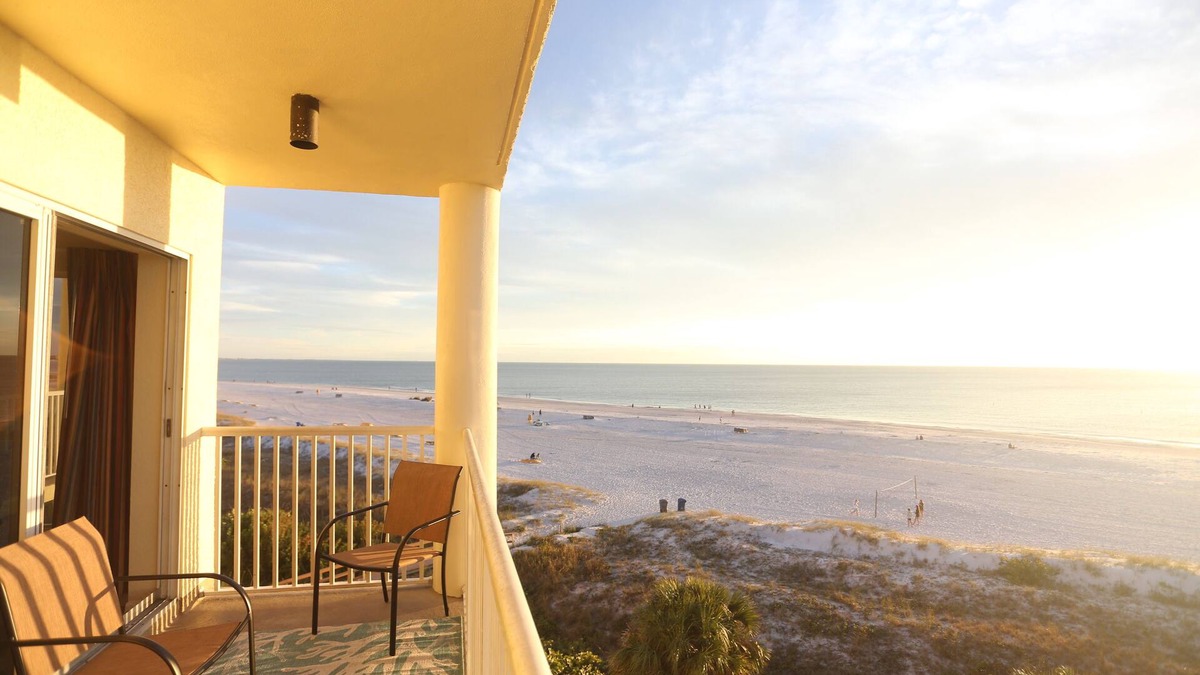 Treasure Island Condo | Sunset Vistas Beach Front St. Pete Beach Treasure Island Clearwater pool/parking