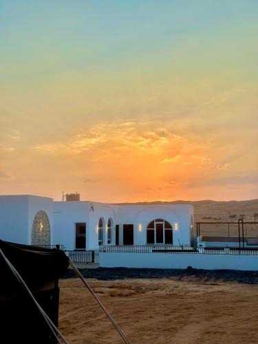 Al Wasil Ski Chalet | Sunset77
