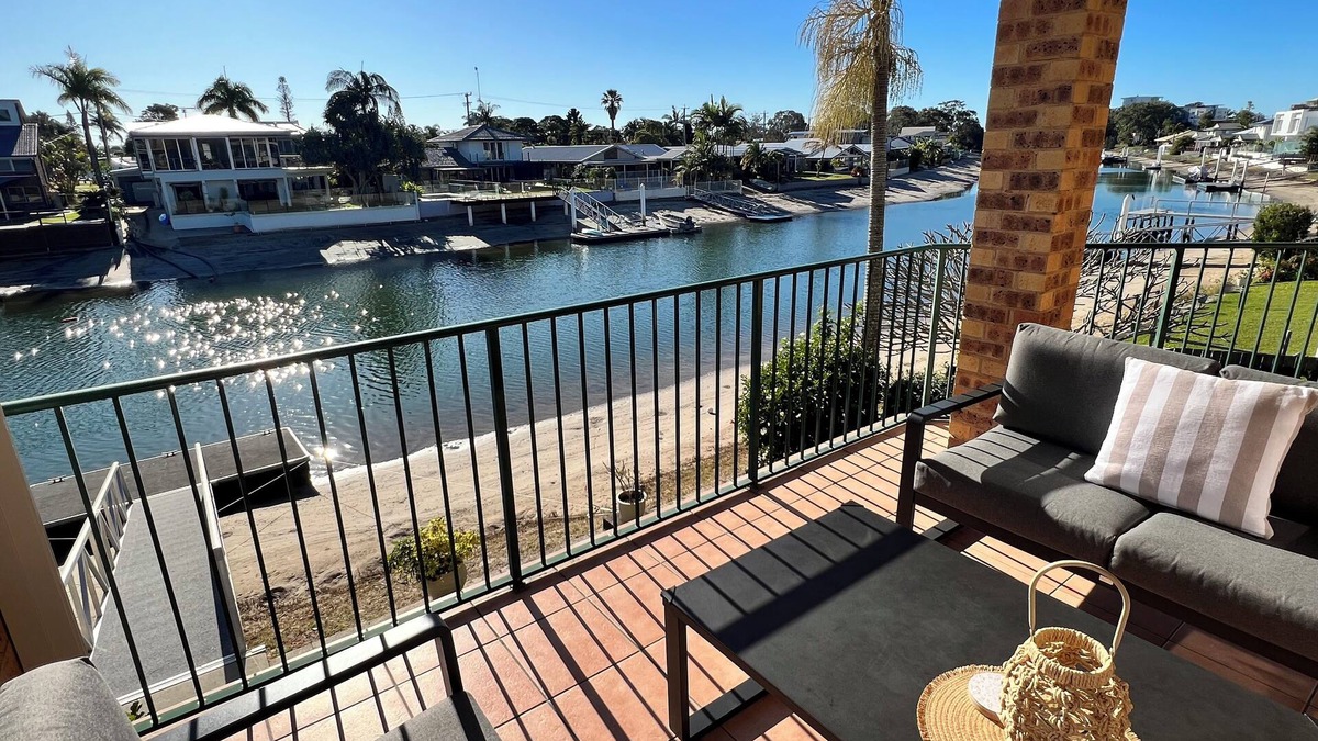 Maroochydore Apartment | 'Sunsets on Maroochy' - Canal Living!