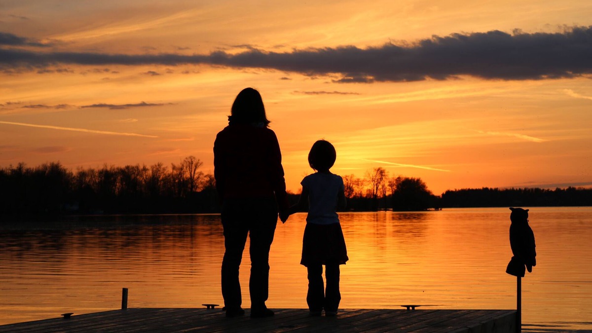 Ramara House | Sunsets to die for on quite bay on Lake Simcoe