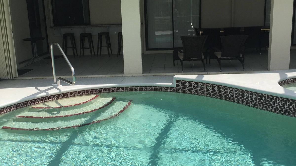Port Charlotte House | Sunshine Canal with an in ground pool