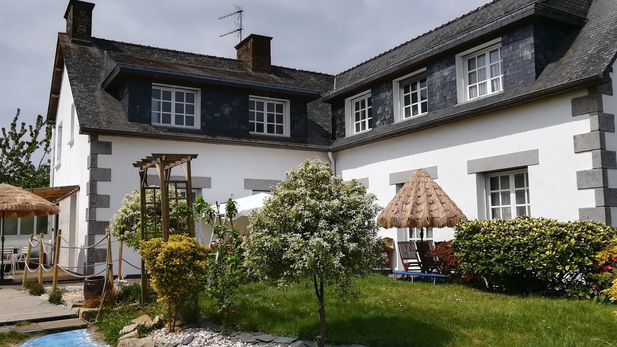 Saint-Brice-en-Cogles House | Sunshine family cottage