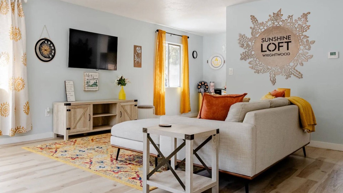 Wrightwood Apartment | Sunshine Loft in downtown Wrightwood! Close to Ski Resort with amazing views!