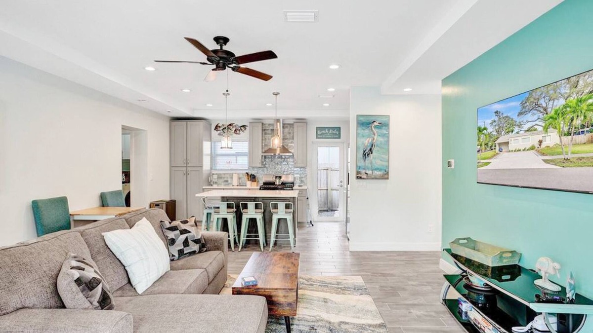 River Oaks House | Sunshine Retreat FTL- 3 Bedroom vacation home in downtown Ft. Lauderdale