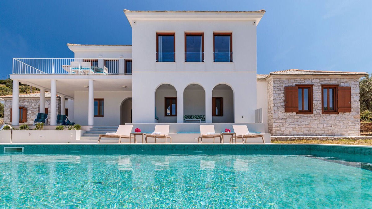 Xanthi Region Villa | Sunshine Villa in Great Location. 33ft long Pool.