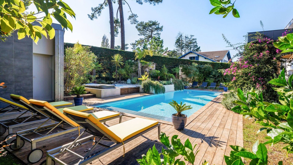 Anglet House | SUNSHINE - Villa, Pool, Jacuzzi, Anglet-BARNES
