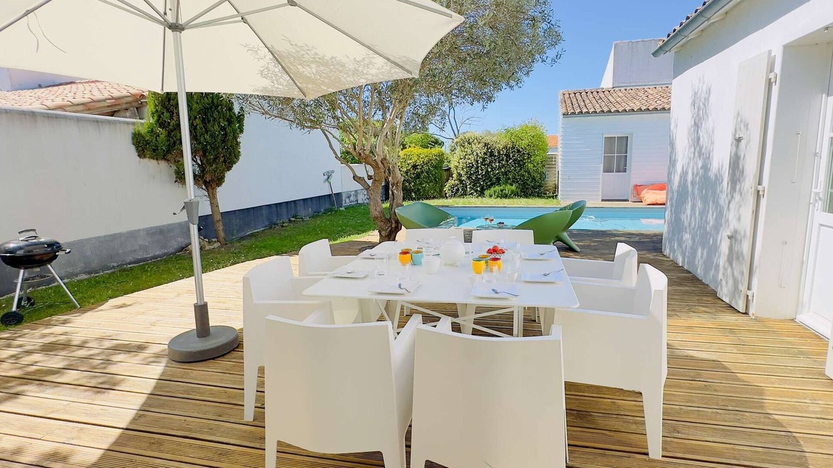Saint-Clement-des-Baleines House | Superb villa with swimming pool in the village