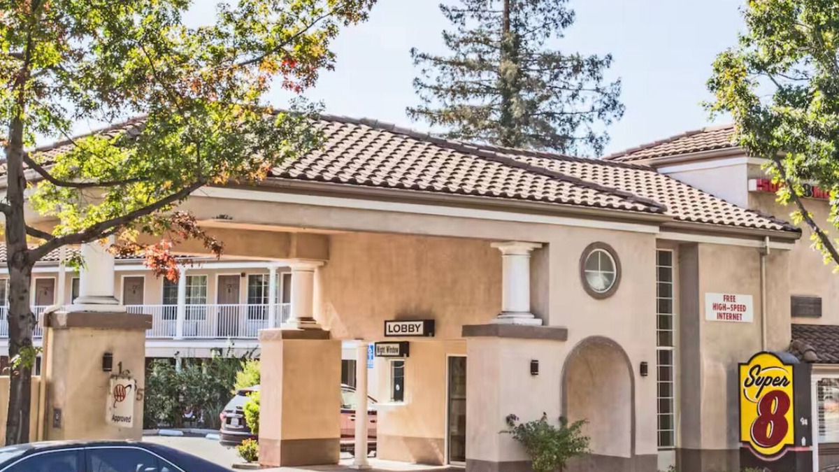 Shoreline West Hotel | Super 8 By Wyndham in Mountain View for Superbowl