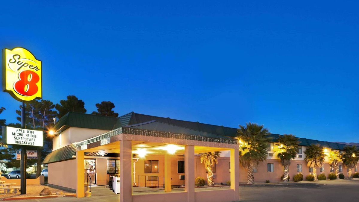 Alamogordo Hotel | Super 8 by Wyndham Alamogordo/White Sands