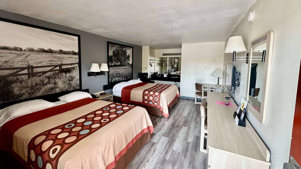 Athens Hotel | Super 8 by Wyndham Athens TX