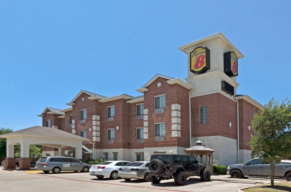 McKinney Hotel | Super 8 by Wyndham Austin/Airport South