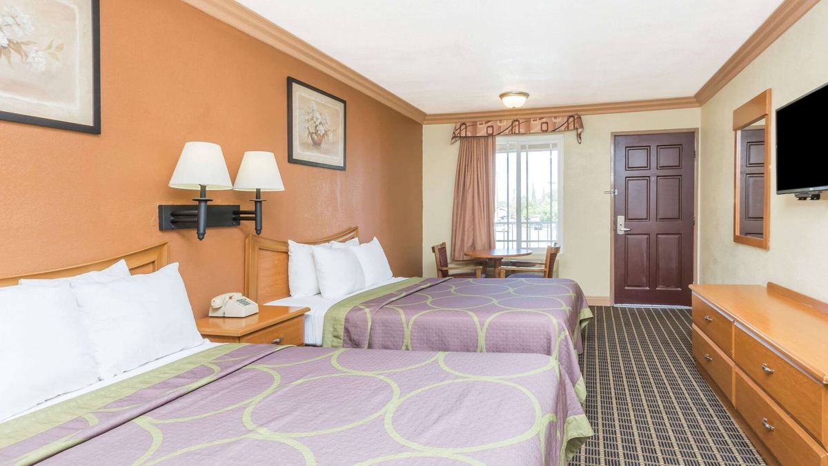 Azusa Hotel | Super 8 by Wyndham Azusa