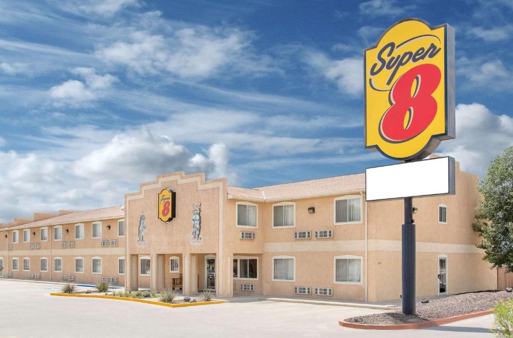 Bloomfield Hotel | Super 8 by Wyndham Bloomfield