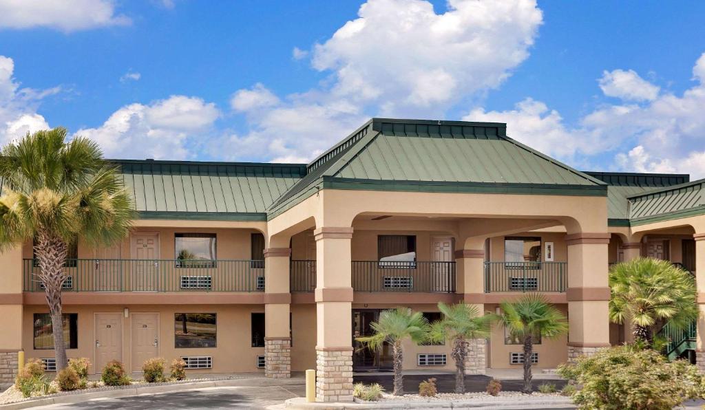 Byron Hotel | Super 8 by Wyndham Byron/South Macon